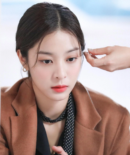 Bi mat lam dep giup dan nu phu lan at ca nu chinh trong phim Han