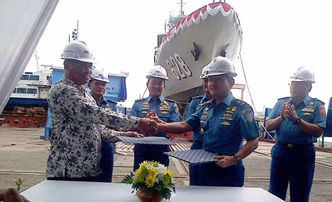 Ký biên bản tại lễ hạ thủy tàu KCR-60M do Indonesia tự thiết kế, chế tạo.