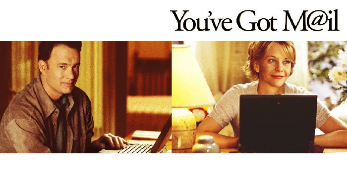 Họ gặp nhau qua những tin nhắn email cổ điển và bắt đầu câu chuyện tình yêu dễ thương của mình. Ngày nay, hẹn hò trực tuyến đang là xu hướng với các ứng dụng hẹn hò phổ biến như Tinder, OkCupid, Bumble, và nhiều ứng dụng khác.