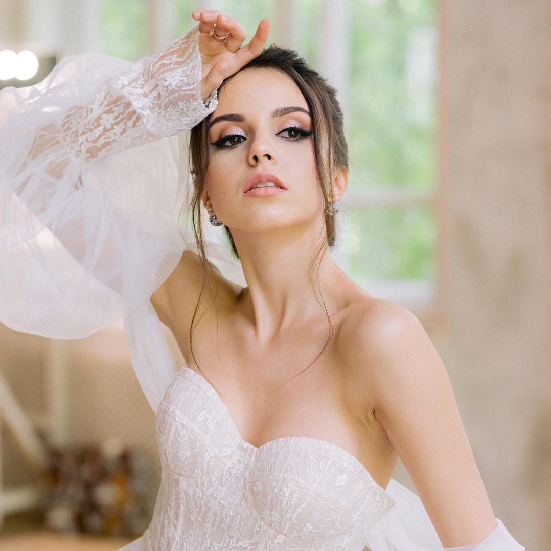 Bên cạnh nhiều hình ảnh liên quan đến công việc, Darya cũng chăm chỉ chia sẻ những khoảnh khắc đời thường. Những chuyến du lịch, những buổi làm mẫu hay tụ tập cùng bạn bè được cô chia sẻ thường xuyên.