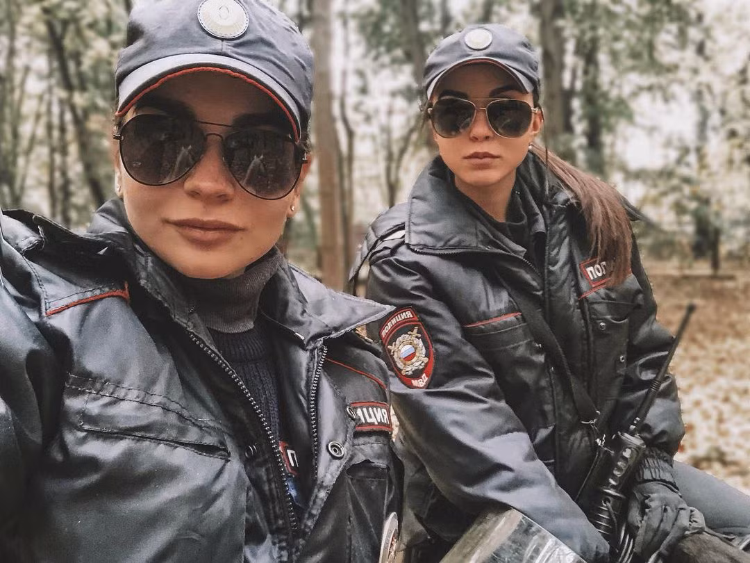 Darya nói bất chấp nguy hiểm, cô không sợ hãi khi làm nhiệm vụ. Dù vẫn có gánh nặng tâm lý lớn, Darya thể hiện mình là một người lạc quan, cố gắng tìm niềm vui trong công việc. "Tôi không để nỗi sợ lấn át, khi nguy hiểm ập đến tôi thấy mình có trách nhiệm phải sắp xếp mọi thứ", cô nói trong cuộc phỏng vấn với Russia Beyond. Cô cho rằng những phụ nữ trẻ mơ ước được phục vụ trong lực lượng cảnh sát nên tìm kiếm động lực và chuẩn bị kỹ lưỡng cho những khó khăn.