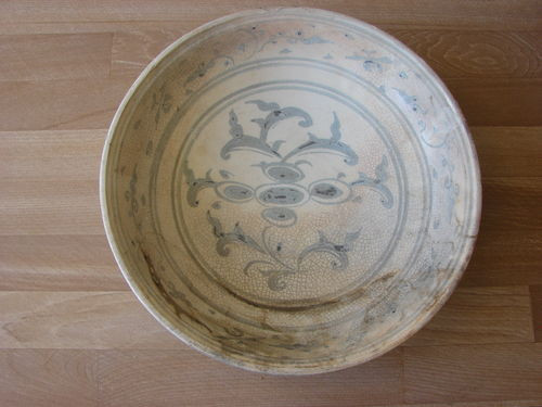 Một chiếc bát Việt Nam có niên đại từ thế kỷ 14 được đưa ra đấu giá trên eBay.