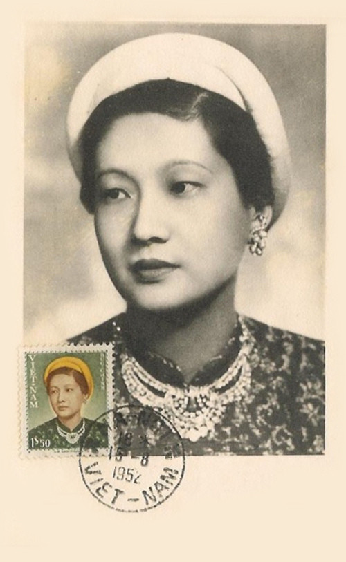 Chân dung Nam Phương Hoàng hậu trên con tem phát hành năm 1952.