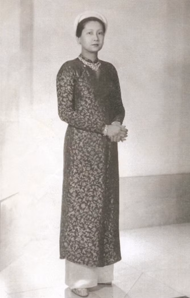 Chân dung Hoàng hậu Nam Phương trước năm 1945.
