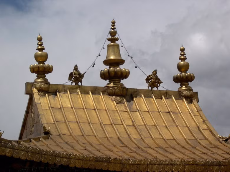 Có tháp phải dùng đến 9 vạn lượng vàng.