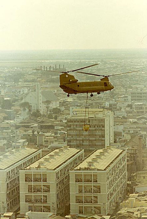 Đây vốn là loại máy bay trực thăng vận tải quân sự hạng nặng được chuyển đổi thành trực thăng cứu hỏa.