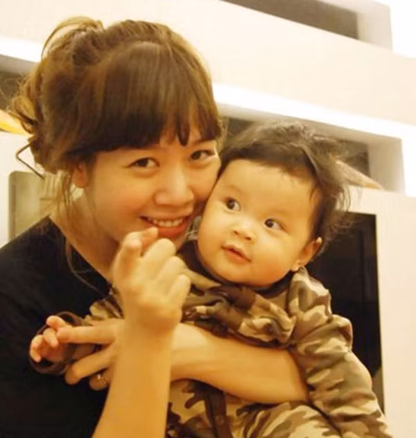 Sumo là tên thân mật của bé Nguyễn Ngọc An Nhiên - con gái vợ chồng MC Diệp Chi và Trung Kiên. Cô bé chào đời vào ngày 13/7/2011. Nói về cô "công chúa nhỏ", Diệp Chi từng chia sẻ: "Bây giờ mỗi sáng thức dậy, niềm vui là háo hức đi chợ, chọn những thực phẩm tươi ngon nhất, về ninh, nấu, mài, nghiền, bón cho con ăn. Hạnh phúc của Chi là sức khỏe và nụ cười của con yêu đó".