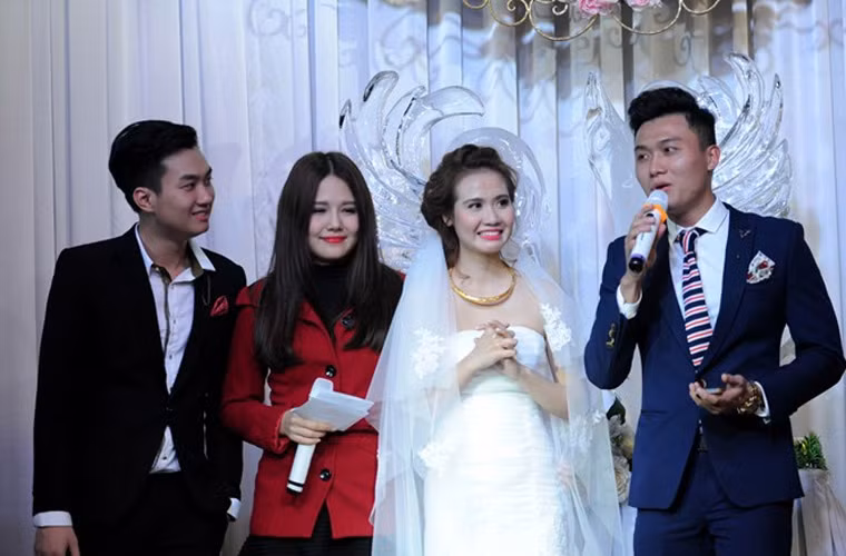 Rất nhiều bạn bè, đồng nghiệp đã tới chung vui với nữ diễn viên. Trong số đó, không thể thiếu dàn sao trẻ đang được khán giả yêu thích của bộ phim "Trái tim có nắng".