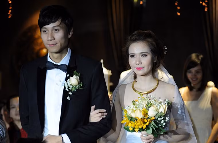 Đôi tân lang, tân nương không giấu được sự hồi hộp..