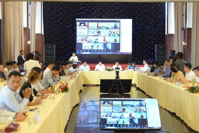 Chuyen dang xay ra: Tranh mua, bo coc, thoi gia sau rieng