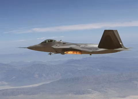 F-22 phóng tên lửa không đối không AIM-9X.