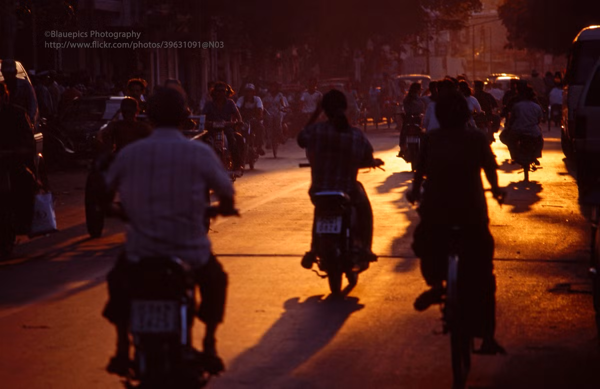 Đường phố lúc xế chiều.