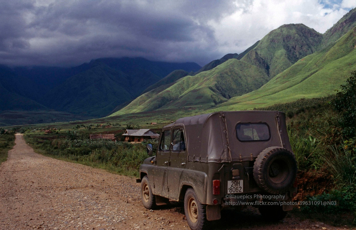 Dưới chân đèo Ô Quy Hồ.