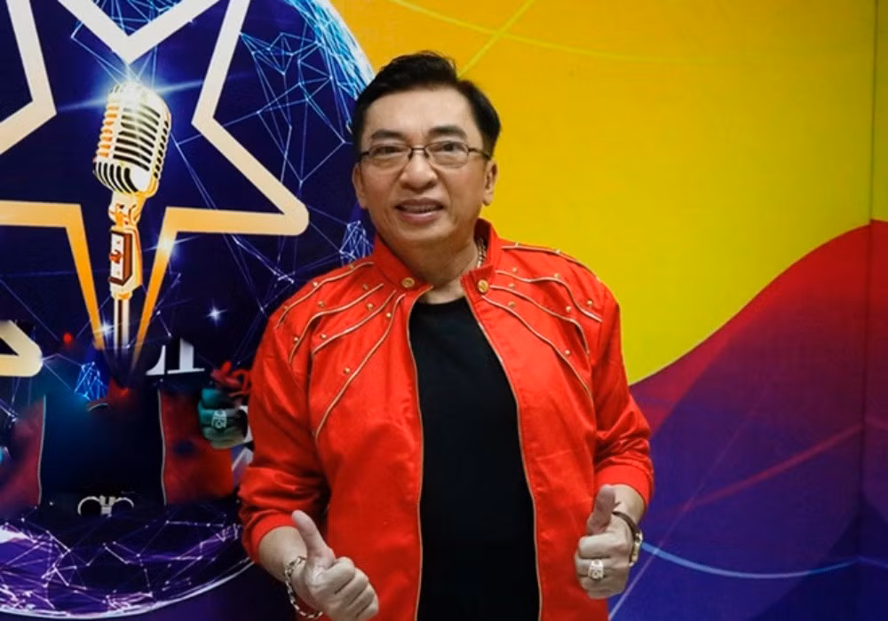 Ca si Dinh Van: Pha san va o an ben vo kem 24 tuoi