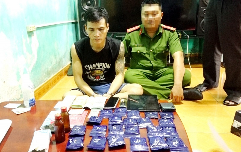 Bat giu doi tuong cung 5.500 vien hong phien