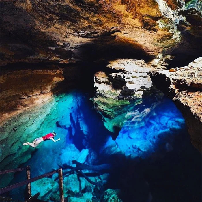 Ho nuoc 'tang hinh' voi do trong suot 100%-Hinh-2