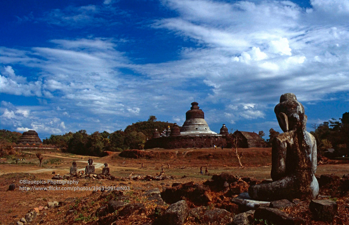 Chùa Htukkant Thein ở Mrauk U, xây năm 1571.