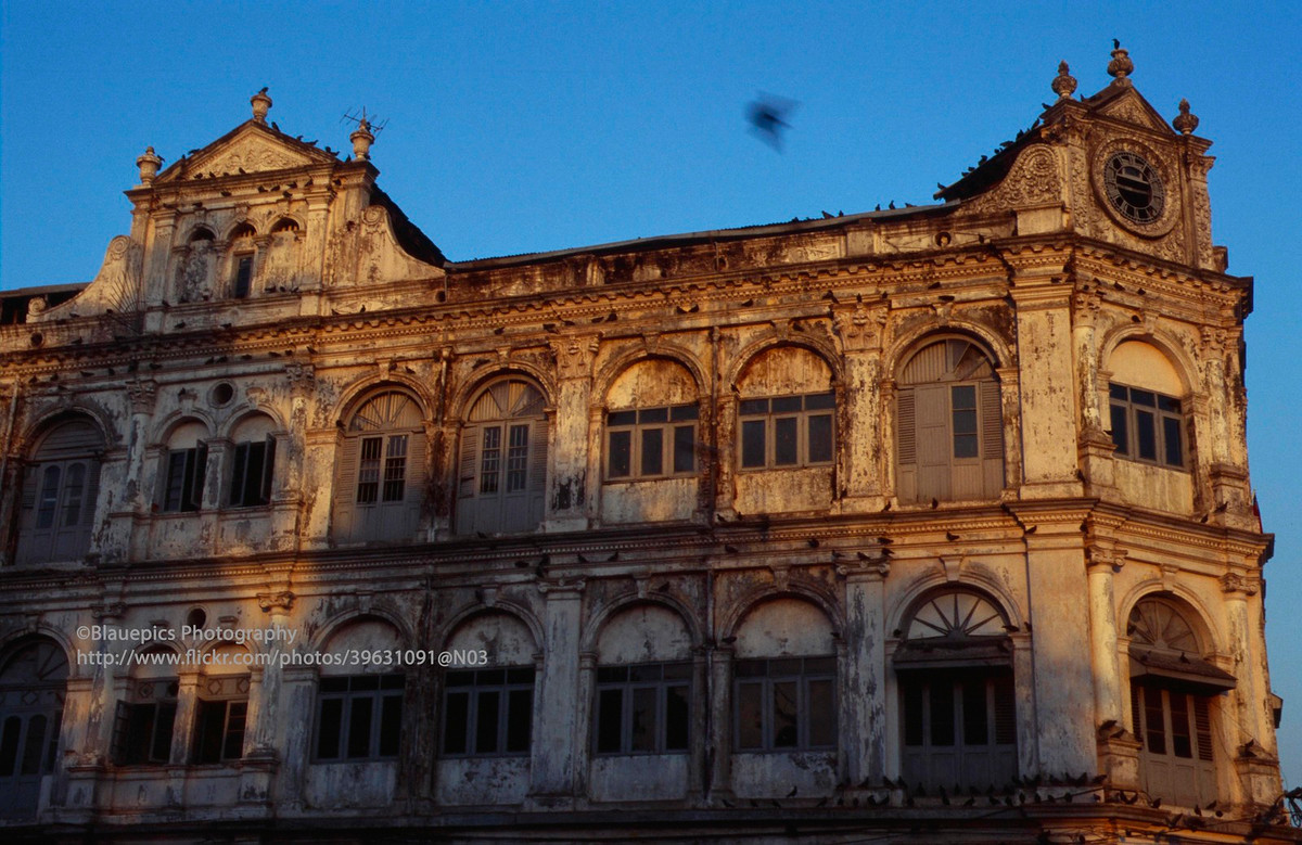 Tòa nhà có từ thời thuộc địa ở Yangoon.