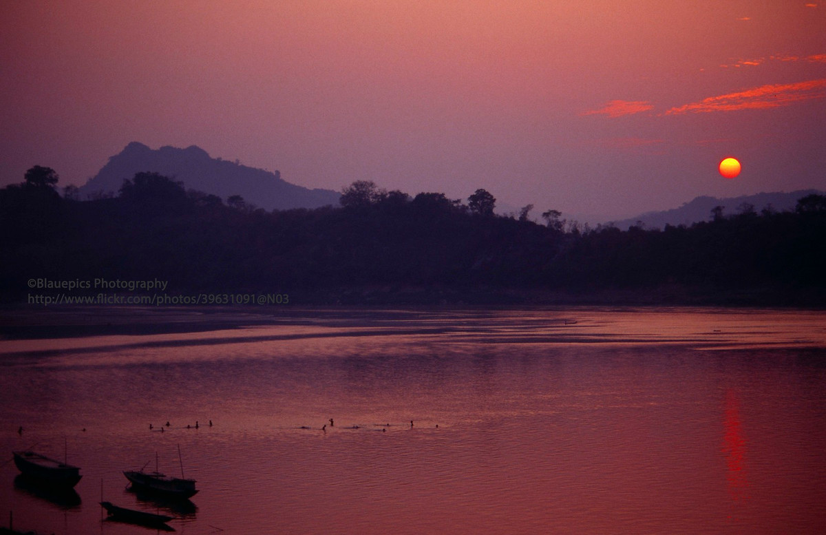 Một hình ảnh khác về hoàng hôn trên sông Mekong.