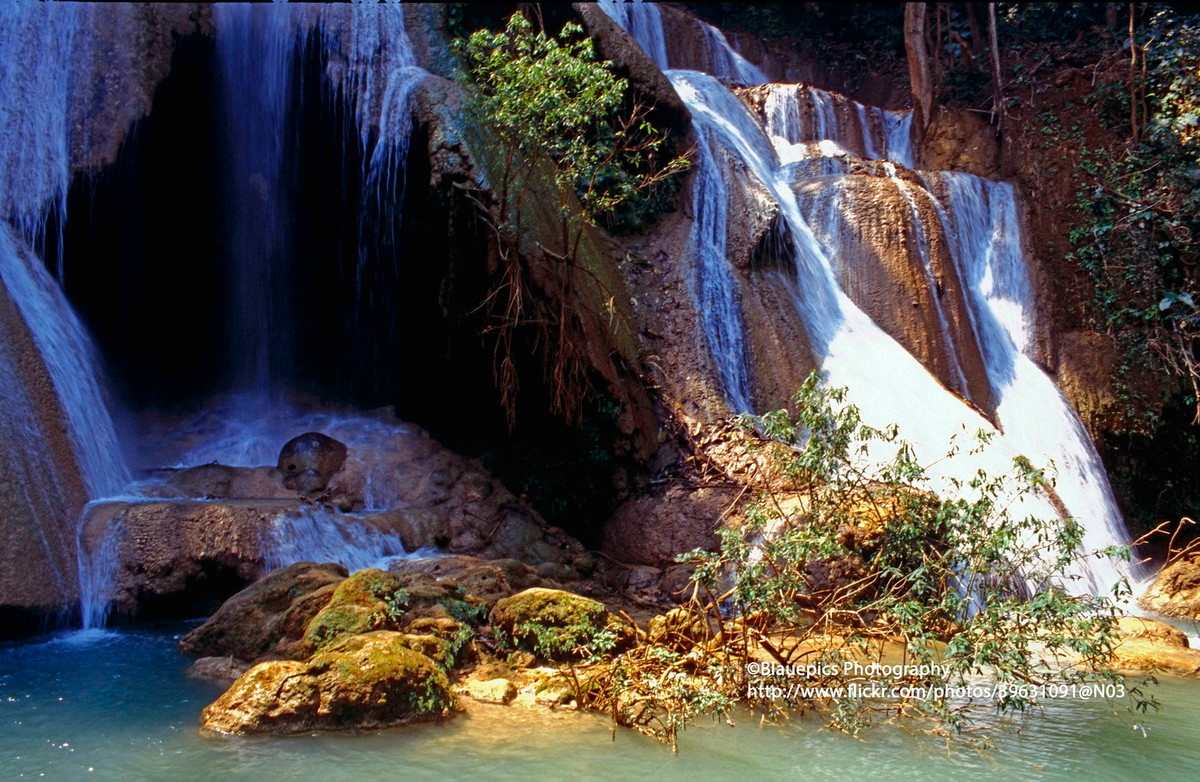 Thác Kuang Si, danh thắng nằm cách trung tâm Luang Prabang 29 km về phía Nam.