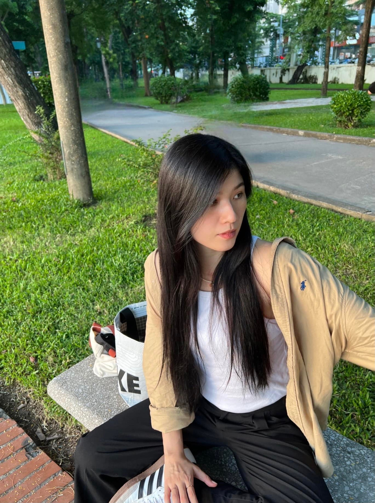 Có lẽ do đang tập trung cho sự nghiệp thi đấu chuyên nghiệp, Cẩm Lành vẫn để chế độ độc thân trên mạng xã hội.