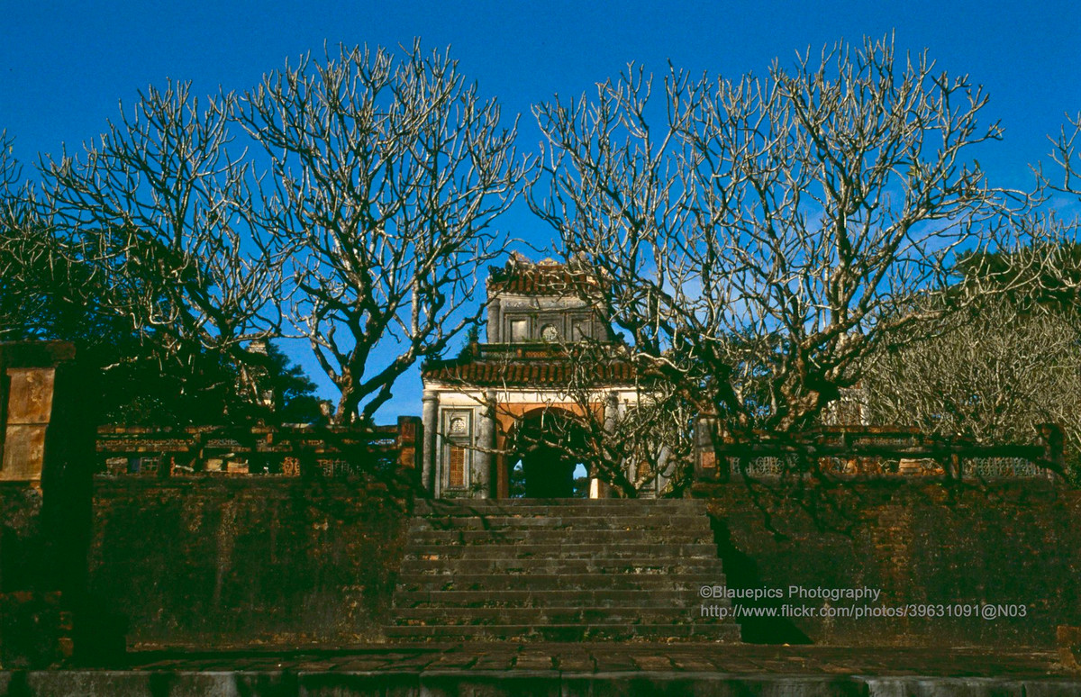 Khu vực nhà bia của lăng Tự Đức.