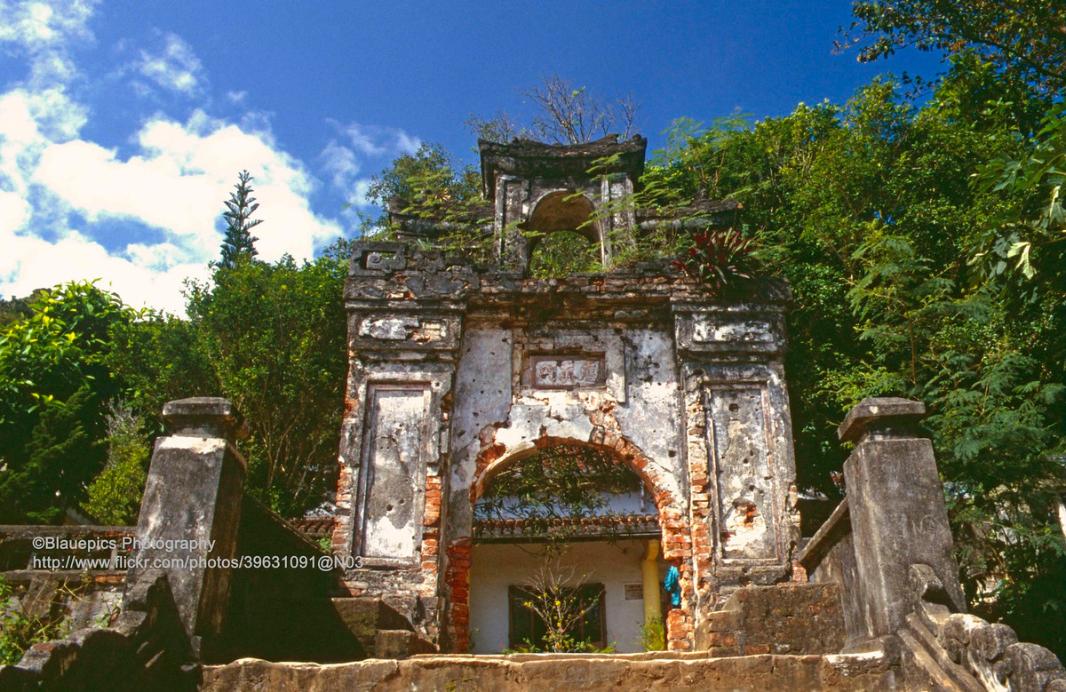 Cổng chùa Linh Ứng ở thắng cảnh Ngũ Hành Sơn, Đà Nẵng.