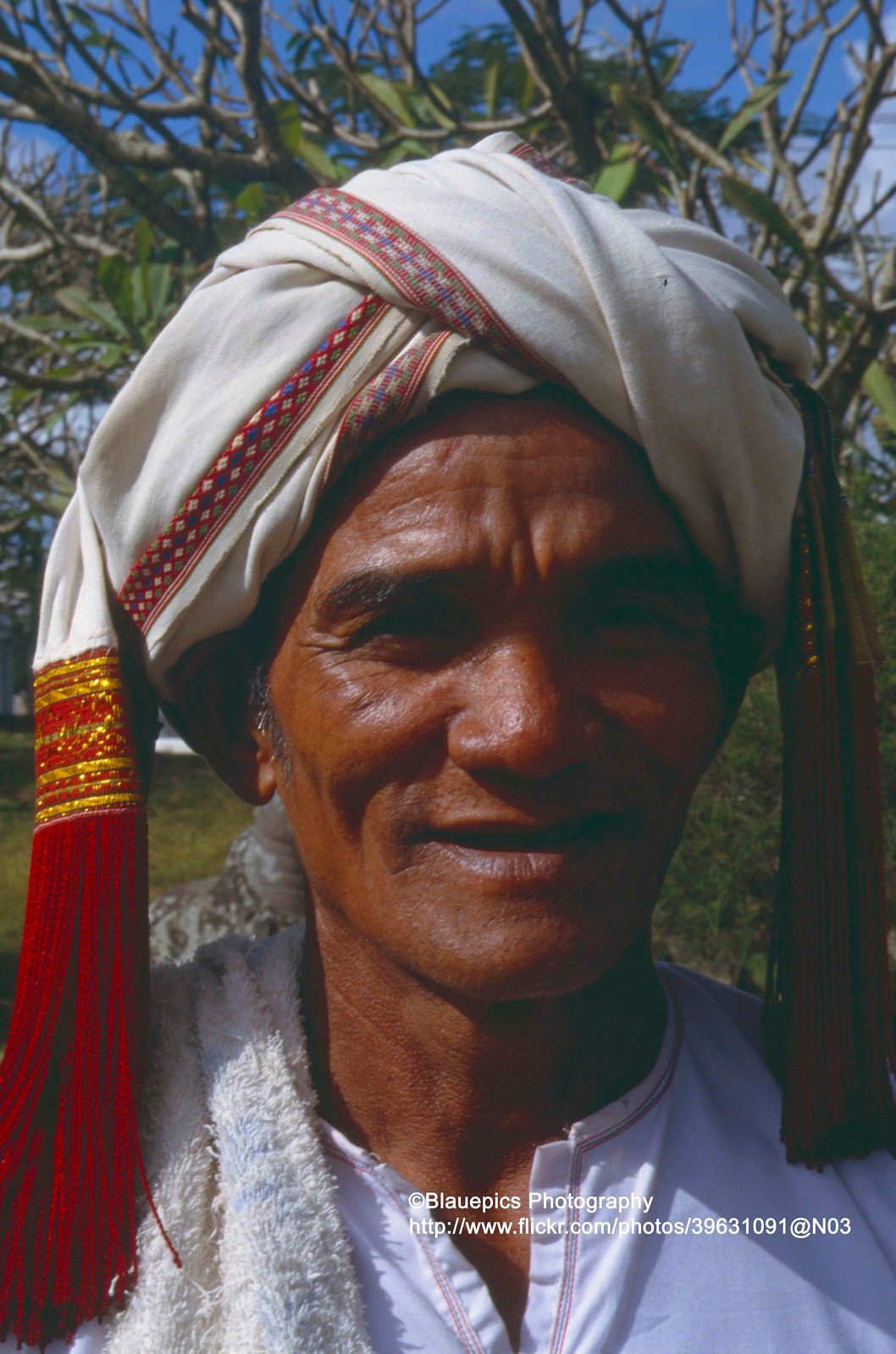 Thầy tế người Chăm tại Bảo tàng.