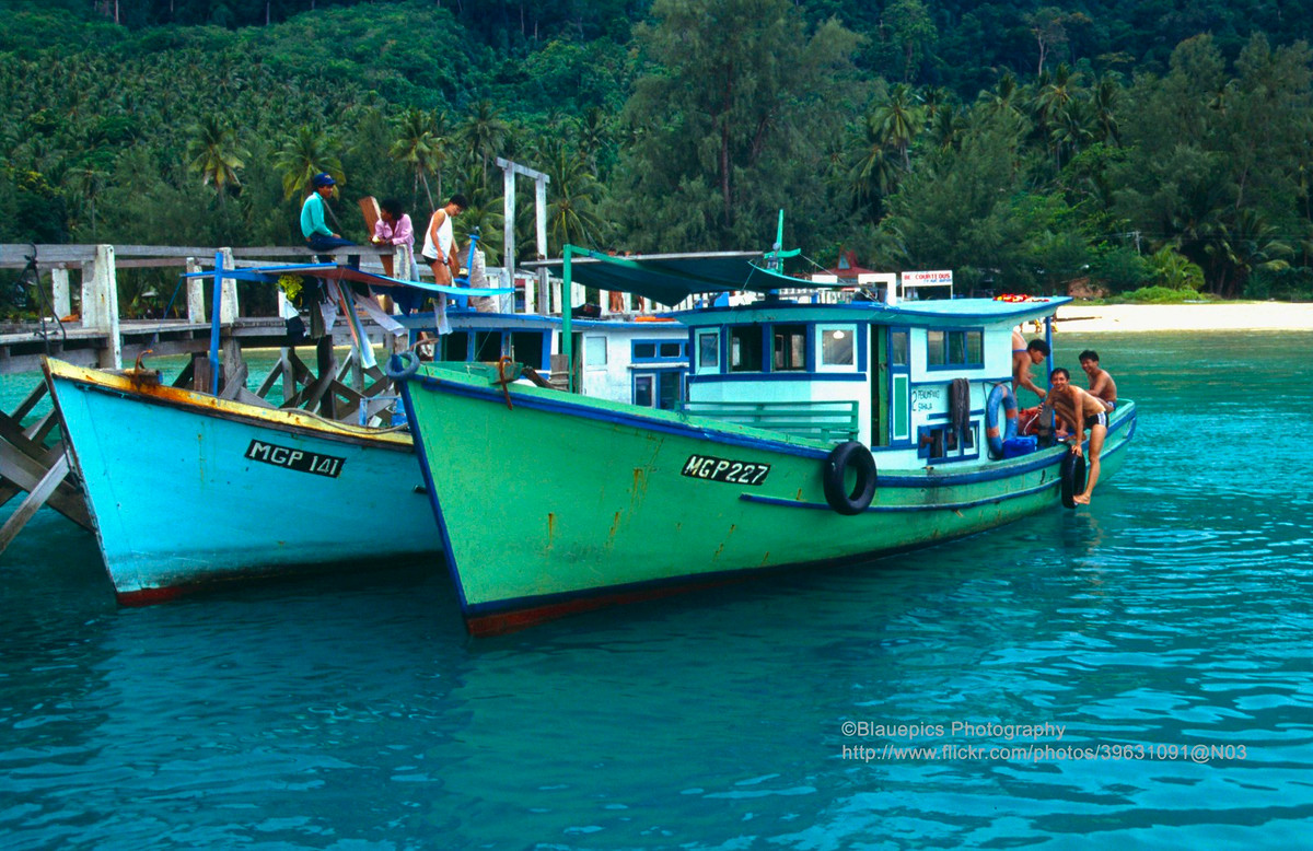 Bến cá của làng Juara, đảo Tioman, nơi được tạp chí Time bình chọn là một trong những hòn đảo đẹp nhất thế giới thập niên 1970.