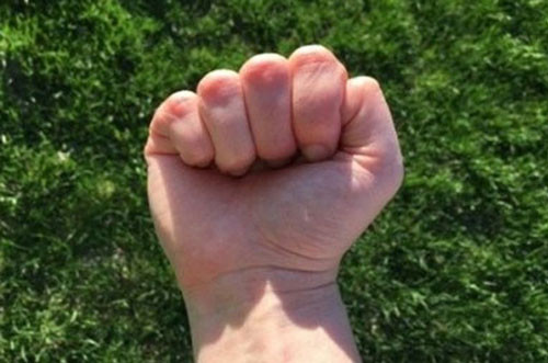 Nếu có 4 đường. Đây là người lương thiện, thật thà, thẳng thắn. Họ luôn cư xử chân thành với người khác và luôn sẵn sàng giúp đỡ những người đang gặp khó khăn. Vì không biết nói lời từ chối nên đôi khi họ bị người khác lợi dụng.