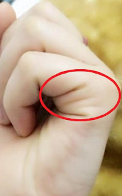 Sau khoảng 40 tuổi, họ gặp nhiều may mắn hơn, tài chính bắt đầu vượng, gia đình có cuộc sống ấm no, hạnh phúc. Những người này được cho là có duyên với công việc kinh doanh, buôn bán. 