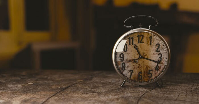 Người có thời gian rỗng “to”: Không biết quý tiếc thời gian. Nhiều người rất hào phóng trong việc chi tiêu thời gian của họ và không quan tâm đến thời gian. Trong khi người khác tận dụng từng chút thời gian để học tập và làm giàu cho chính mình, họ thường dùng thời gian đó để ăn uống và vui chơi.