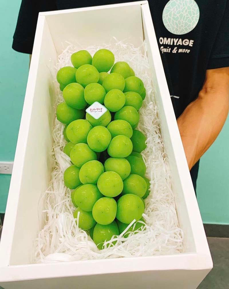 Nho sua Han Quoc 1,2 trieu/kg, moi tuan nhap 3 tan khong du ban