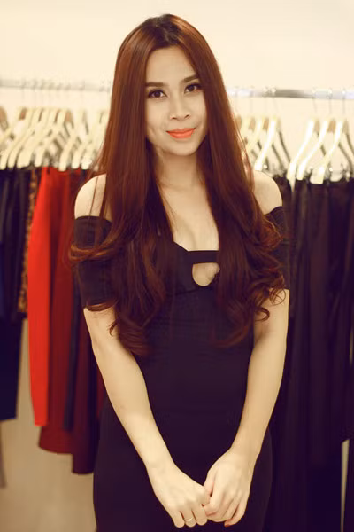 Từ một ca sĩ mê rock và sống hướng ngoại, Lưu Hương Giang ngày càng đằm thắm và sống tĩnh hơn