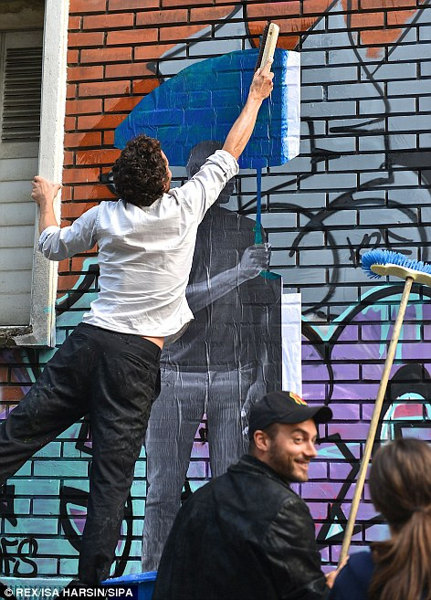 Kết quả là, các nghệ sĩ đã tạo ra một tòa nhà tràn ngập các hình vẽ graffiti ấn tượng, độc đáo, rực rỡ.