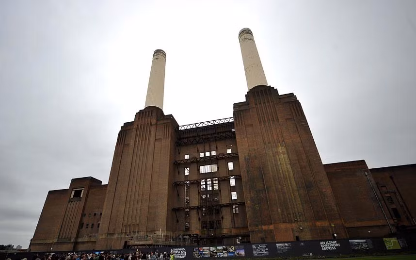 10. Nhà thờ Thiên chúa giáo và Chợ Nô lệ cổ xưa ở đảo Zanzibar, Tanzania bị liệt vào danh sách đe dọa vì xung đột sắc tộc và thiếu các nguồn lực tài chính để bảo tồn.