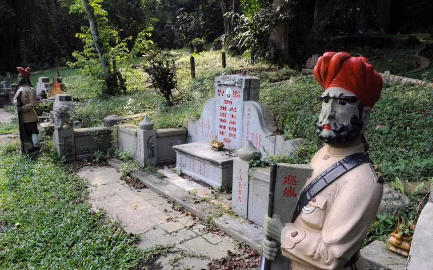 8. Nghĩa trang Bukit Brown, một Di sản thế giới nổi tiếng của Singapore cũng bị liệt vào danh sách đe dọa.
