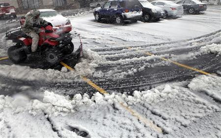Cơ quan khí tượng quốc gia dù đang hoạt động cầm chừng do chính phủ liên bang đóng cửa vẫn ban hành cảnh báo bão tuyết nguy hiểm trên diện rộng ở phần phía bắc của vùng Great Plains.