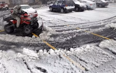 Cơ quan khí tượng quốc gia dù đang hoạt động cầm chừng do chính phủ liên bang đóng cửa vẫn ban hành cảnh báo bão tuyết nguy hiểm trên diện rộng ở phần phía bắc của vùng Great Plains.