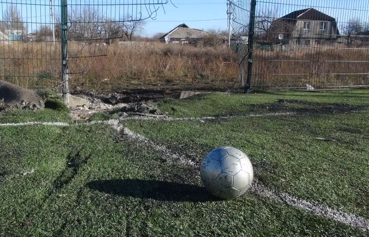 OSCE: Qua bom roi vao truong hoc Donetsk bay tu phia Kiev