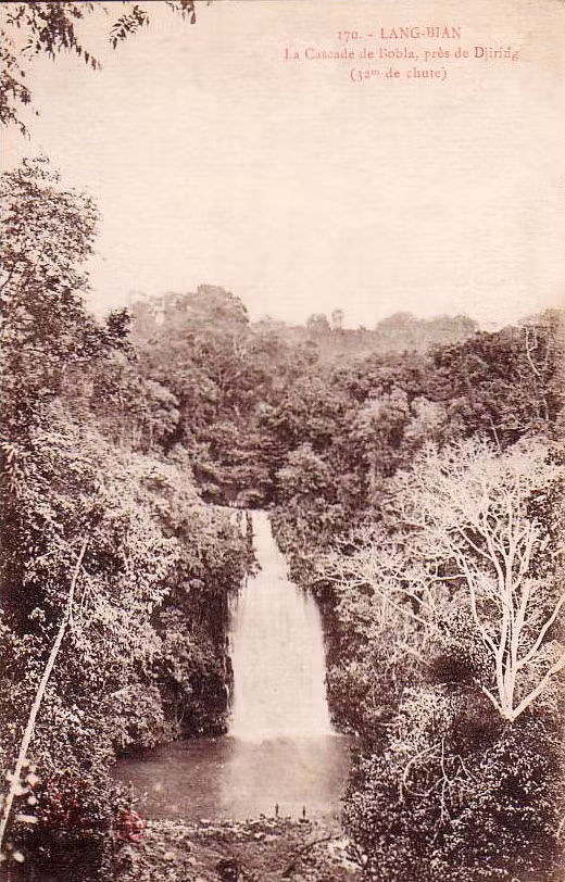 Thác Bốp La, một thác nước nằm ở huyện Di Linh, cách Đà Lạt 80km.