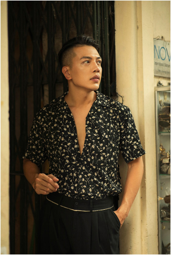 Ít người biết hot boy Cao Duy chính là một bác sĩ thẩm mỹ có tiếng và còn đang là Phó khoa hàm mặt trong một bệnh viện công lớn tại Hà Nội.