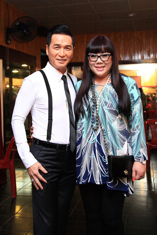 Nguyen Hung U70 van nhay dieu luyen, song hanh phuc ben vo dep-Hinh-5