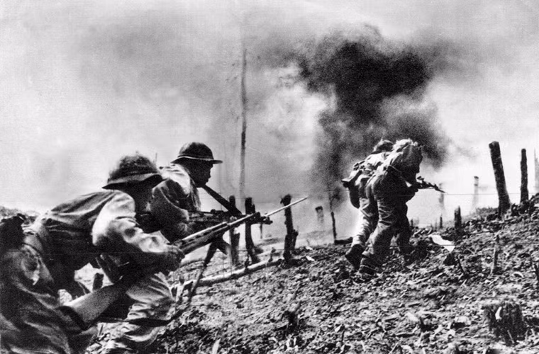 Bộ binh tấn công địch ở Quảng Trị năm 1972.