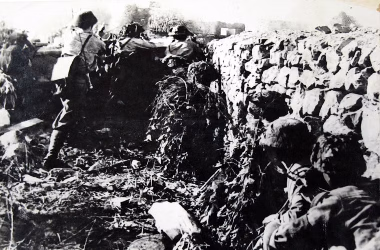 Cuộc chiến đấu diễn ra ác liệt trong từng lô cốt ở đồn Đông Khê, chiến dịch Biên giới, năm 1950.