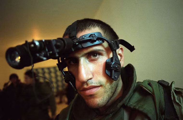 Những thiết bị này còn được gắn trực tiếp lên đầu binh sĩ.