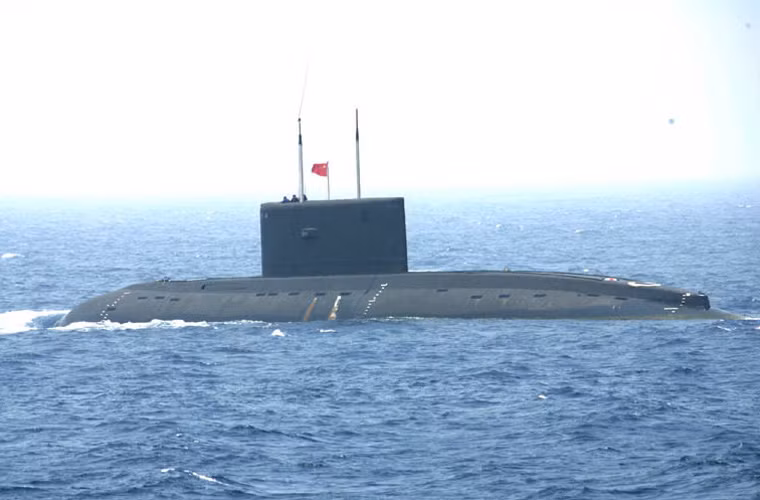 Giai đoạn từ 1997-2005, Trung Quốc đã mua và nhận tổng cộng 10 tàu ngầm thuộc Project 636M hiện đại hơn so với 877EKM.