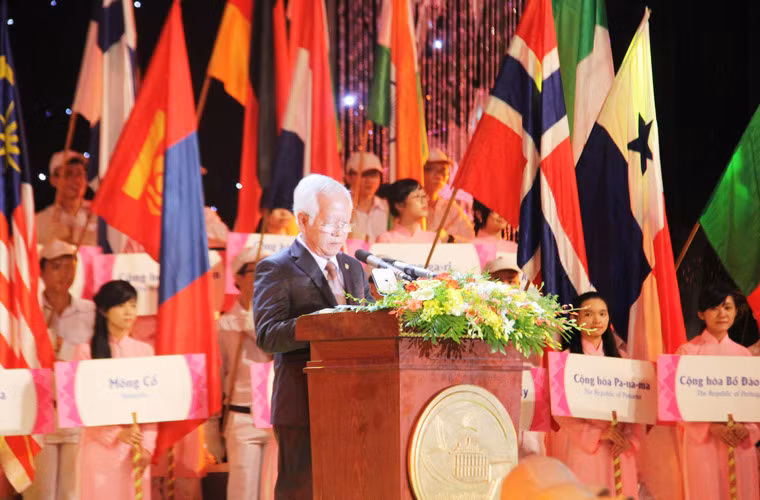 Ủy viên Trung ương Đảng, Chủ tịch UBND TP HCM Lê Hoàng Quân phát biểu tại lễ khai mạc và cho biết: "Tình hình kinh tế TP tám tháng đầu năm 2014 phát triển mạnh ngoài sự nỗ lực của TP còn có sự đóng góp tích cực của bạn bè trên thế giới". Người đứng đầu TP lớn nhất nước khẳng định: "TP HCM với tấm lòng hiếu khách luôn mở rộng chào đón bạn bè từ khắp nơi trên thế giới".