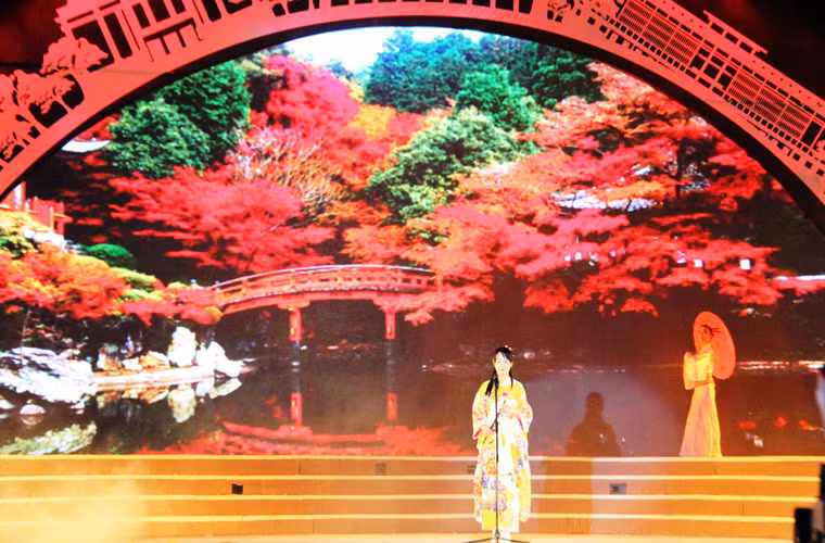 Các nghệ sĩ người Nhật Bản biểu diễn tiết mục truyền thống của đất nước.