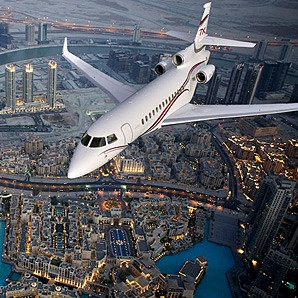 Dassault Falcon 7X không phải là chiếc máy bay tư to nhất, nhanh nhất, đắt nhất nhưng nó vẫn gây ấn tượng đặc biệt bởi cabin thẳng đứng cùng một phòng tắm và khả năng chuyên chở tới 16 hành khách.